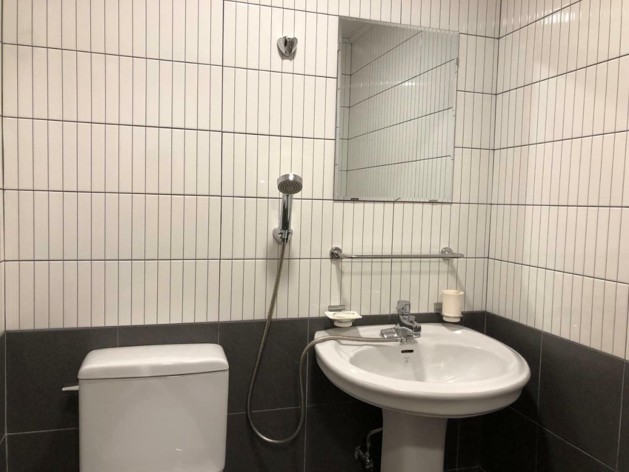 Maro Hotel Чеджу Екстериор снимка