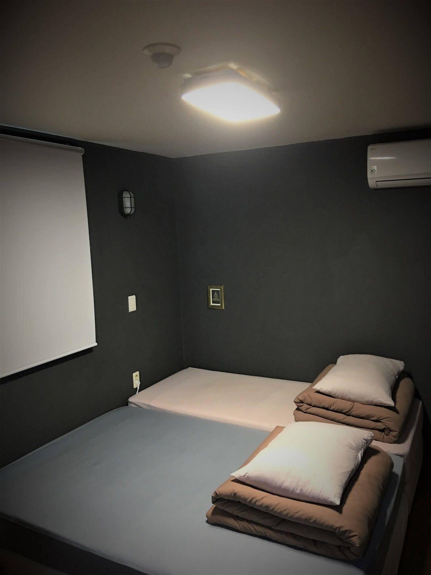 Maro Hotel Чеджу Екстериор снимка